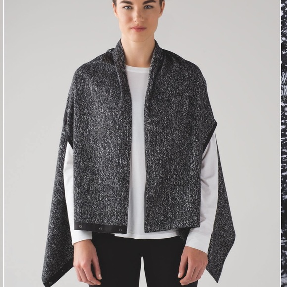Lululemon Vinyasa Wrap Scarf Grey - Picture 2 of 13